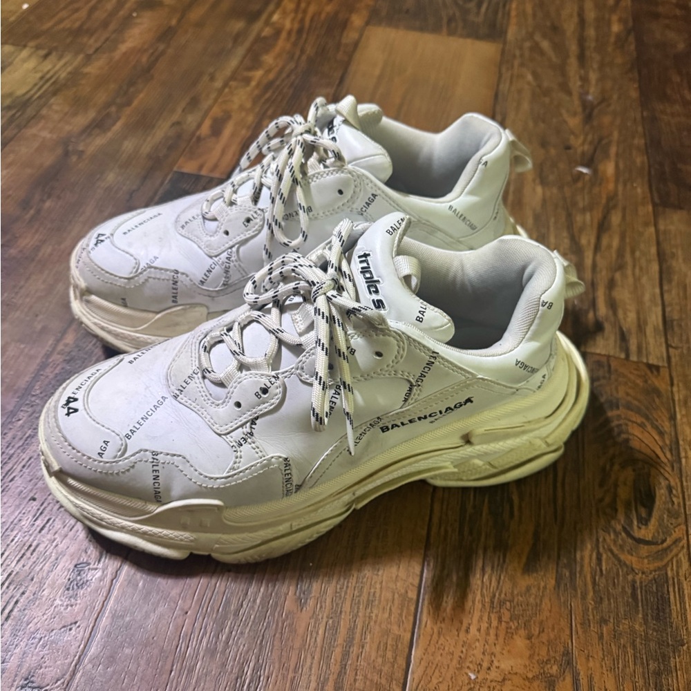Balenciaga Triple S - Picture 8 of 9